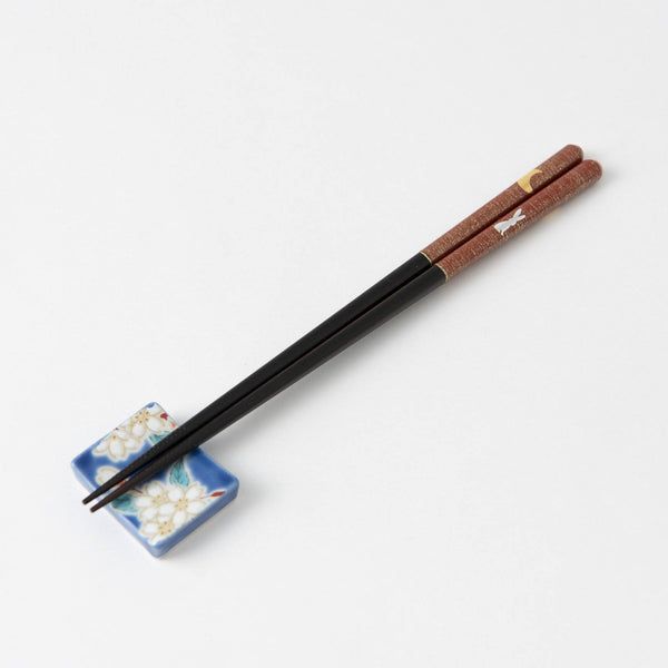rabbits-under-the-moon-yamanaka-lacquerware-set-of-two-pairs-of-chopsticks-225-cm-89-in-21-cm-83-in-musubi-kiln-quality-japanese-tablewares-and-gifts-947790.jpg