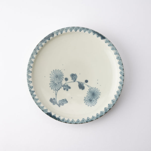 ri-sanpei-chrysanthemums-pattern-arita-round-plate-musubi-kiln-quality-japanese-tablewares-and-gifts-992652.jpg
