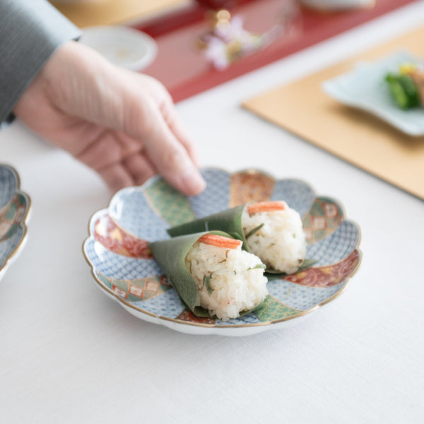 rinkuro-kiln-old-imari-chrysanthemum-round-plate-62in-musubi-kiln-quality-japanese-tablewares-and-gifts-242281.jpg