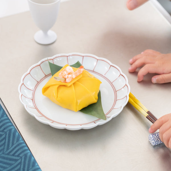 soramoe-red-chrysanthemum-hasami-round-plate590in-musubi-kiln-quality-japanese-tablewares-and-gifts-281202.jpg