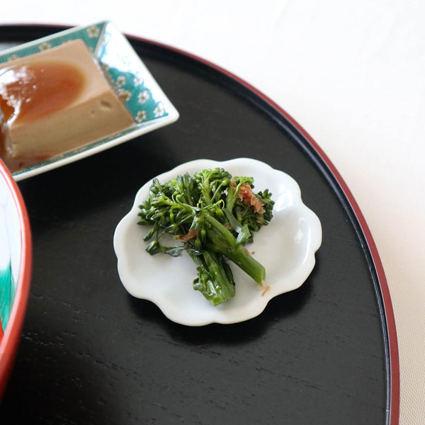 soukyu-kiln-bream-in-sakura-shaped-kutani-sauce-plate-musubi-kiln-quality-japanese-tablewares-and-gifts-945690.jpg