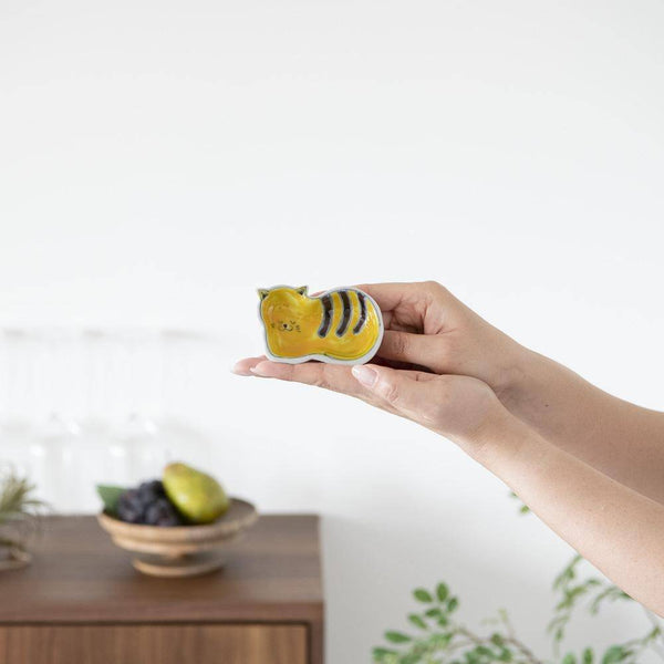 soukyu-kiln-cat-kutani-sauce-plate-musubi-kiln-quality-japanese-tablewares-and-gifts-413102.jpg