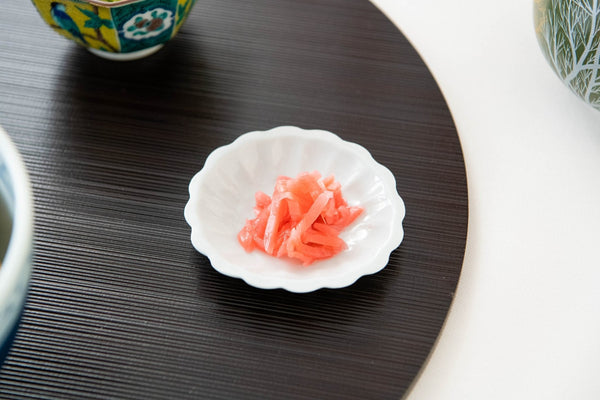 soukyu-kiln-chrysanthemums-and-crane-kutani-sauce-plate-musubi-kiln-quality-japanese-tablewares-and-gifts-850762.jpg
