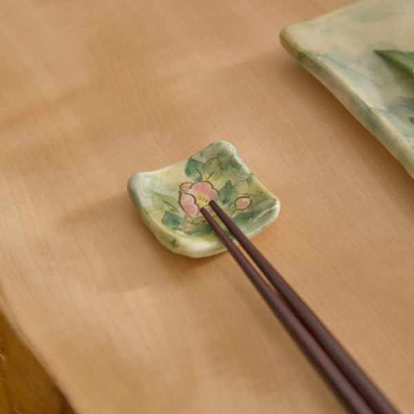 tosen-kiln-camellia-kiyomizu-ware-chopstick-rest-set-musubi-kiln-quality-japanese-tablewares-and-gifts-201287.jpg
