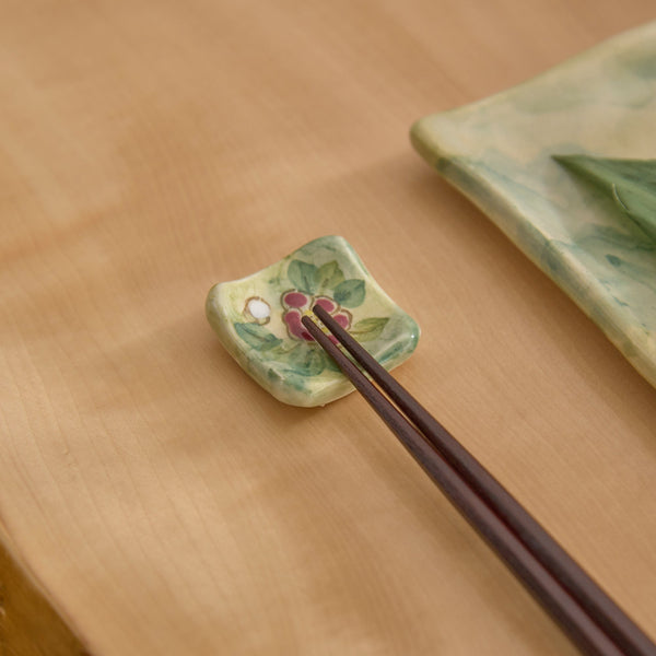 tosen-kiln-camellia-kiyomizu-ware-chopstick-rest-set-musubi-kiln-quality-japanese-tablewares-and-gifts-810897.jpg