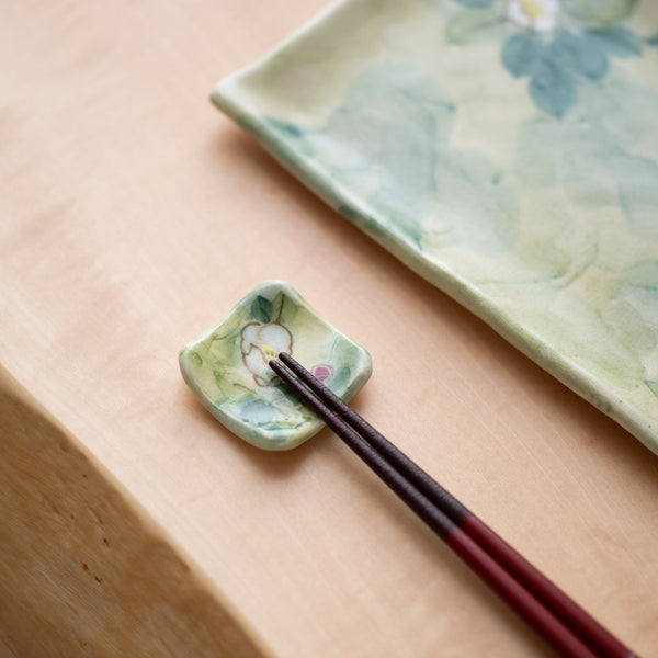 tosen-kiln-camellia-kiyomizu-ware-chopstick-rest-set-musubi-kiln-quality-japanese-tablewares-and-gifts-857093.jpg