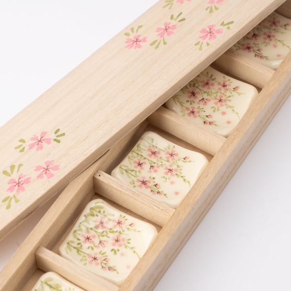 tosen-kiln-sakura-kiyomizu-ware-chopstick-rest-set-musubi-kiln-quality-japanese-tablewares-and-gifts-749533.jpg