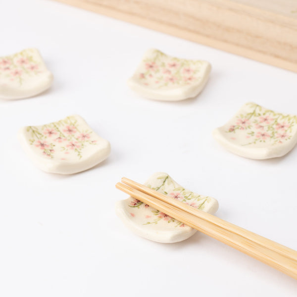 tosen-kiln-sakura-kiyomizu-ware-chopstick-rest-set-musubi-kiln-quality-japanese-tablewares-and-gifts-866194.jpg