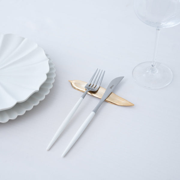 tsubame-hutlery-gold-bamboo-leaf-cutlery-rest-musubi-kiln-quality-japanese-tablewares-and-gifts-453931.jpg