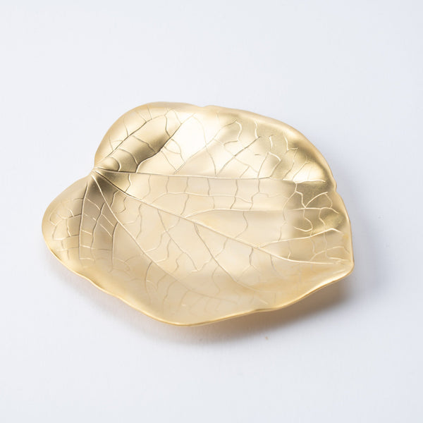 tsubame-hutlery-gold-heart-leaf-sauce-plate-musubi-kiln-quality-japanese-tablewares-and-gifts-738839.jpg