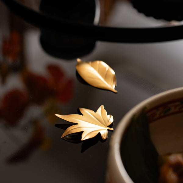 tsubame-hutlery-gold-maple-leaf-chopstick-rest-musubi-kiln-quality-japanese-tablewares-and-gifts-881737.jpg
