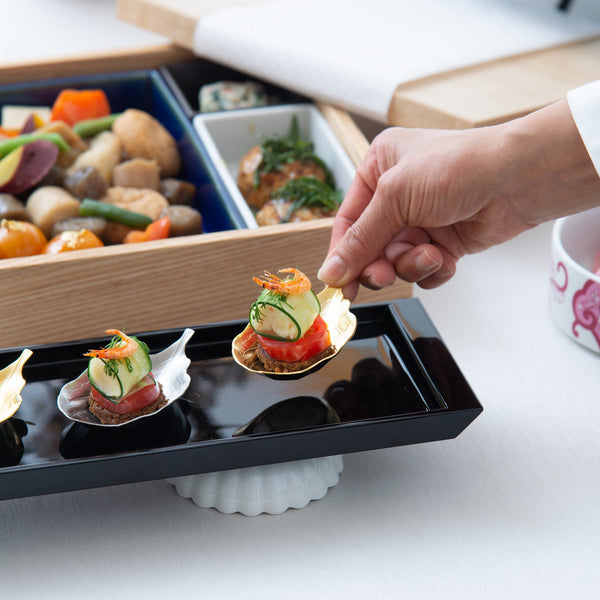 tsubame-hutlery-gold-persimmon-leaf-amuse-bouche-spoon-musubi-kiln-quality-japanese-tablewares-and-gifts-456888.jpg