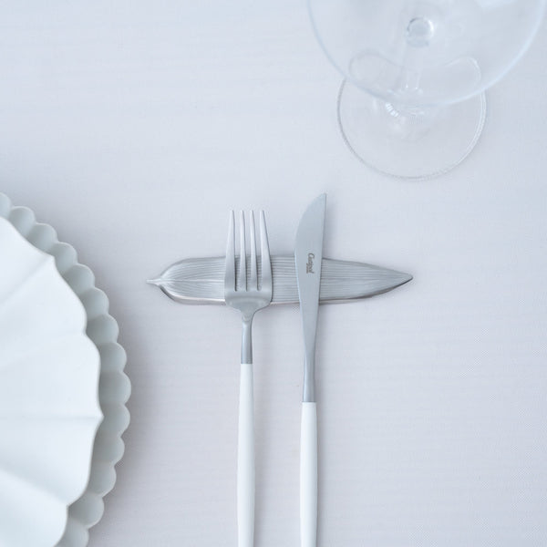 tsubame-hutlery-silver-bamboo-leaf-cutlery-rest-musubi-kiln-quality-japanese-tablewares-and-gifts-647143.jpg