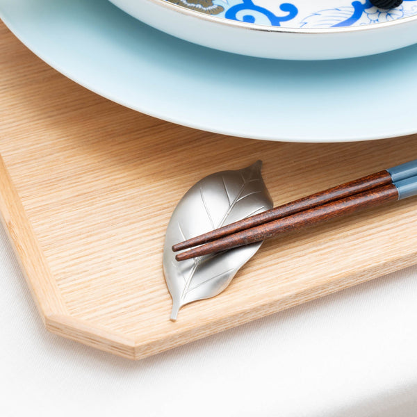 tsubame-hutlery-silver-camellia-leaf-chopstick-rest-musubi-kiln-quality-japanese-tablewares-and-gifts-554341.jpg