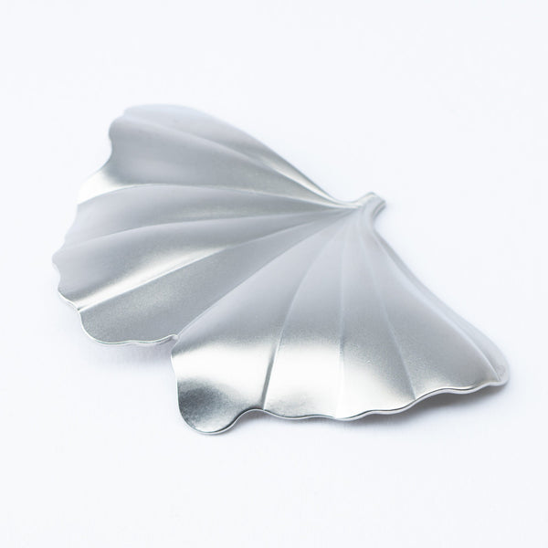 tsubame-hutlery-silver-ginkgo-leaf-chopstick-rest-musubi-kiln-quality-japanese-tablewares-and-gifts-443963.jpg