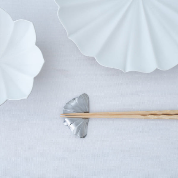 tsubame-hutlery-silver-ginkgo-leaf-chopstick-rest-musubi-kiln-quality-japanese-tablewares-and-gifts-711567.jpg