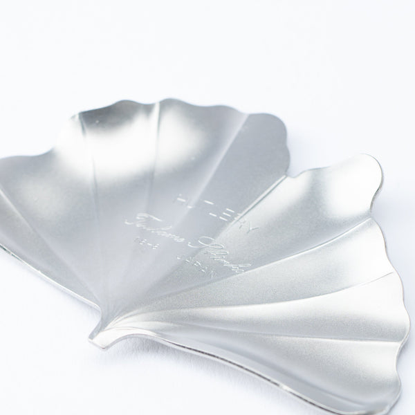 tsubame-hutlery-silver-ginkgo-leaf-chopstick-rest-musubi-kiln-quality-japanese-tablewares-and-gifts-815103.jpg