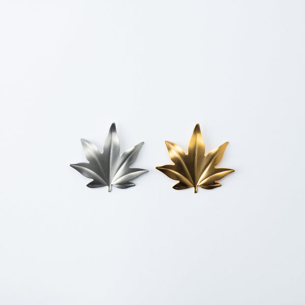 tsubame-hutlery-silver-maple-leaf-chopstick-rest-musubi-kiln-quality-japanese-tablewares-and-gifts-887064.jpg