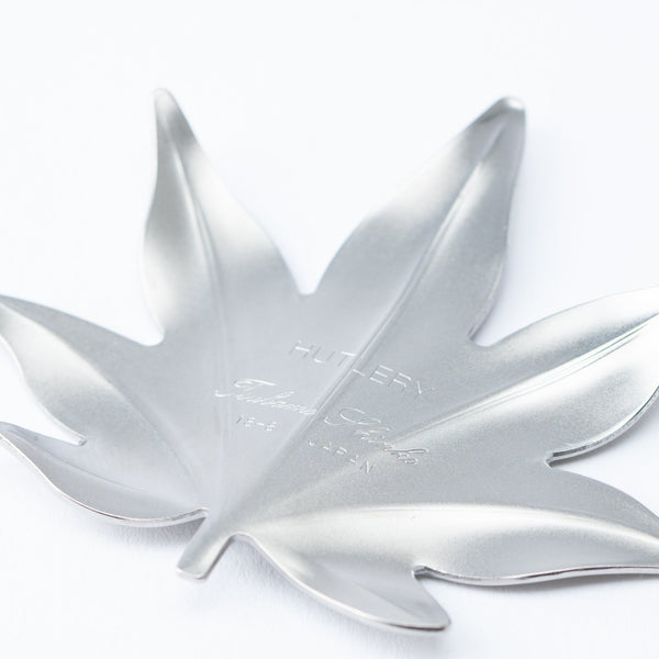 tsubame-hutlery-silver-maple-leaf-chopstick-rest-musubi-kiln-quality-japanese-tablewares-and-gifts-931794.jpg