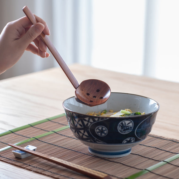 turtle-shell-pattern-yamanaka-lacquerware-slotted-ramen-spoon-musubi-kiln-quality-japanese-tablewares-and-gifts-385348.jpg