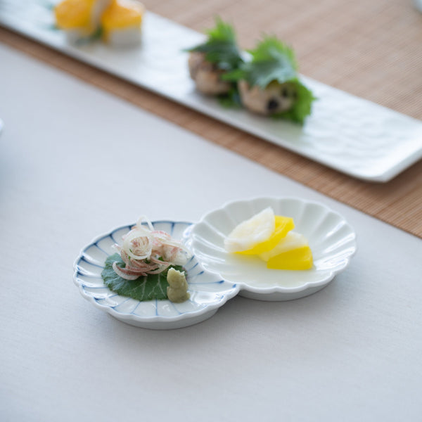 two-chrysanthemum-radiate-hasami-sauce-plate-musubi-kiln-quality-japanese-tablewares-and-gifts-111055.jpg