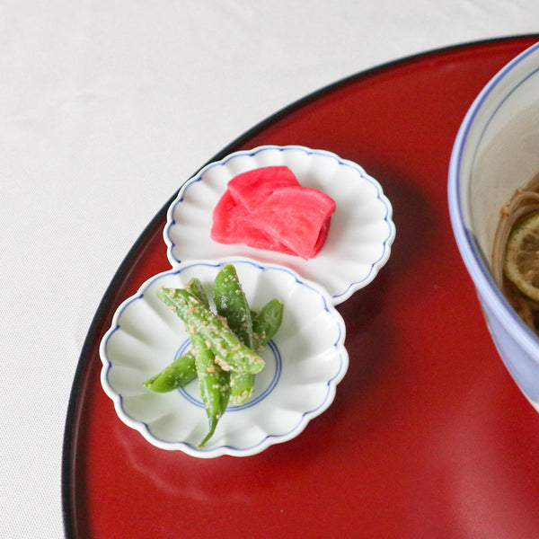 two-chrysanthemums-circle-hasami-sauce-plate-musubi-kiln-quality-japanese-tablewares-and-gifts-743626.jpg