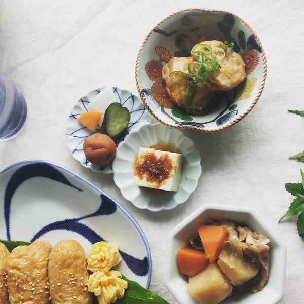 two-chrysanthemums-mesh-hasami-sauce-plate-musubi-kiln-quality-japanese-tablewares-and-gifts-106016.jpg