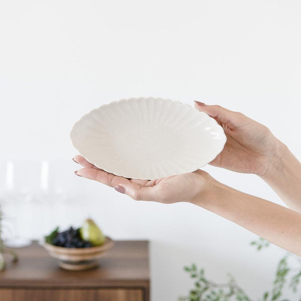 white-chrysanthemum-hasami-oval-plate-musubi-kiln-quality-japanese-tablewares-and-gifts-868979.jpg