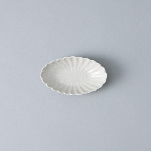 white-chrysanthemum-hasami-oval-sauce-plate-musubi-kiln-quality-japanese-tablewares-and-gifts-359105.jpg