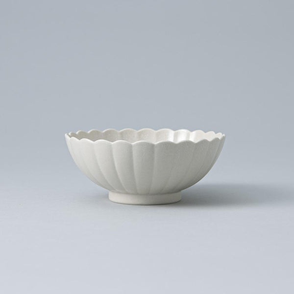 white-chrysanthemum-hasami-small-kobachi-bowl-musubi-kiln-quality-japanese-tablewares-and-gifts-361974.jpg