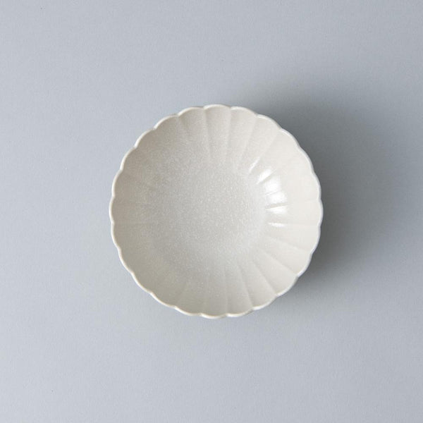 white-chrysanthemum-hasami-small-kobachi-bowl-musubi-kiln-quality-japanese-tablewares-and-gifts-591237.jpg