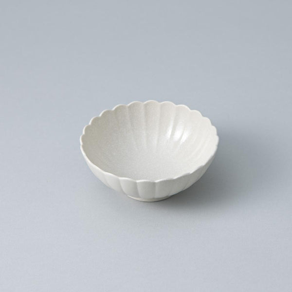 white-chrysanthemum-hasami-small-kobachi-bowl-musubi-kiln-quality-japanese-tablewares-and-gifts-777581.jpg