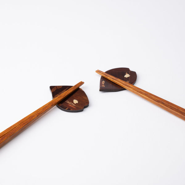 yatsuyanagi-flower-petal-akita-cherry-bark-work-chopstick-rest-set-musubi-kiln-quality-japanese-tablewares-and-gifts-565169.jpg