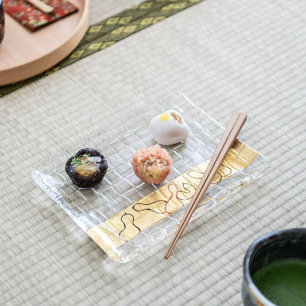yoshita-kasho-six-gourds-maki-e-glass-rectangle-plate-musubi-kiln-quality-japanese-tablewares-and-gifts-661078.jpg